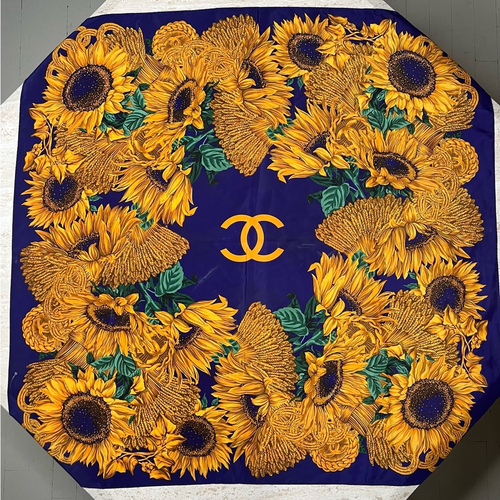 Chanel silk scarf (1970s-1980s)